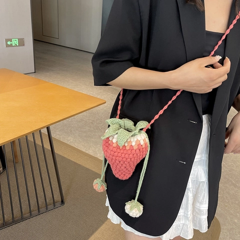 Handgefertigte Häkel Erdbeere Umhängetasche Gestrickte Fruchtform Kordelzug Schultertasche Für Damen