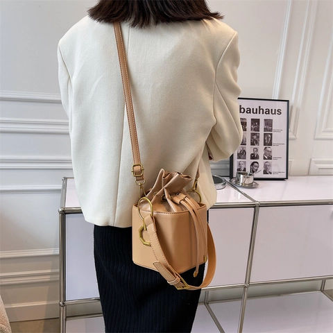 Sac Seau Femme Similicuir Cordon Serrage Accastillage Doré Octogonal Design Niche Rétro Sac Bandoulière