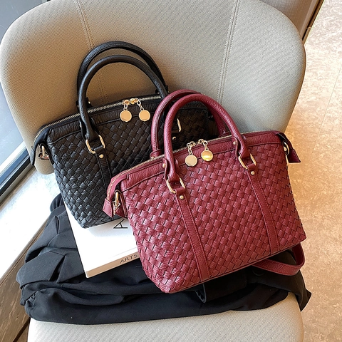 Woven PU Leather Handbag Large Capacity Shoulder Bag With Detachable Strap Elegant Niche Messenger Bag For Women