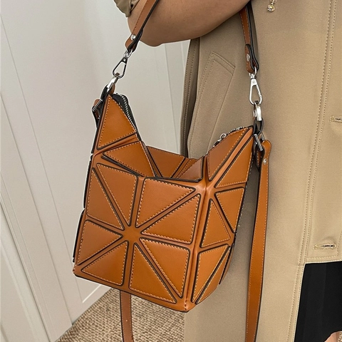 Damen Geometrisch Gespleißte Eimertasche PU Leder Dreiecksmuster Schulter Umhängetasche Mit Silbernen Beschlägen Schicke Tote