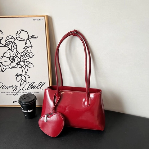 Women Glossy PU Leather Shoulder Bag Large Capacity Tote Minimalist Office Commuting With Heart Shape Charm Pendant