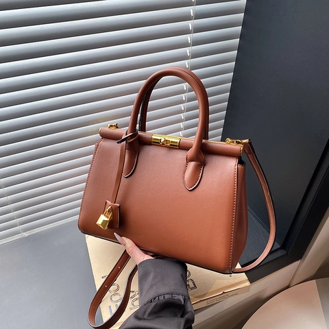 Sac À Main Élégant En Cuir PU Sac Docteur Vintage Avec Cadenas Doré Bandoulière Réglable Professionnel Pour Femmes