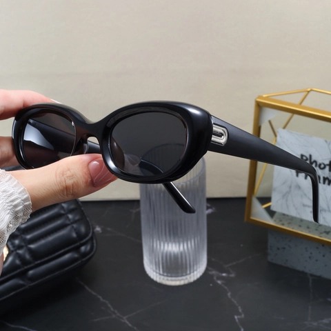 Vintage Oval Sunglasses Small Frame For Women Unisex UV Protection Plastic Frame Fashion Shades For Outdoor Travel