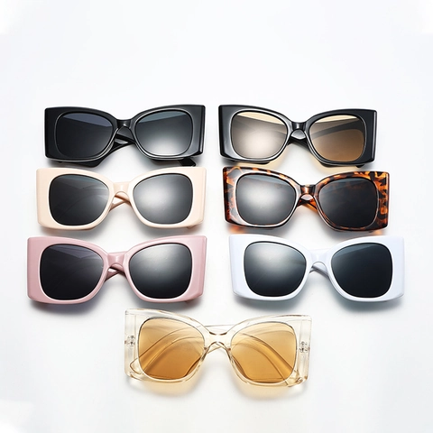 Fashion Large Square Frame Sunglasses Retro Wide Temple UV400 Protection Trendy Street Style Eyewear For Women Men