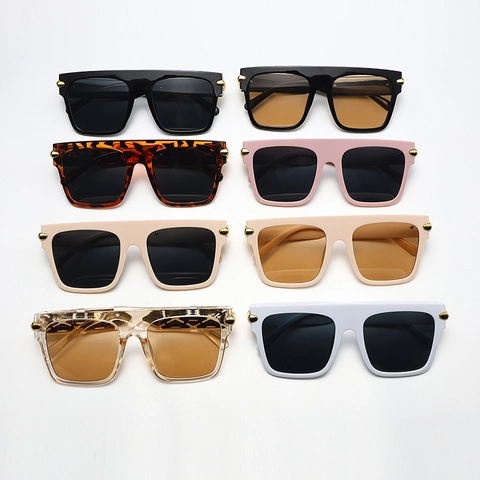 Vierkante Zonnebril Oversized Retro UV400 Bescherming PC Lenzen Kunststof Frame Met Gouden Metalen Klinknagels Mode