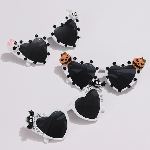 Halloween Heart Shaped Sunglasses White Plastic Frame Pumpkin Bat Skull Decor Party UV400 Fashion Eyewear For Women
