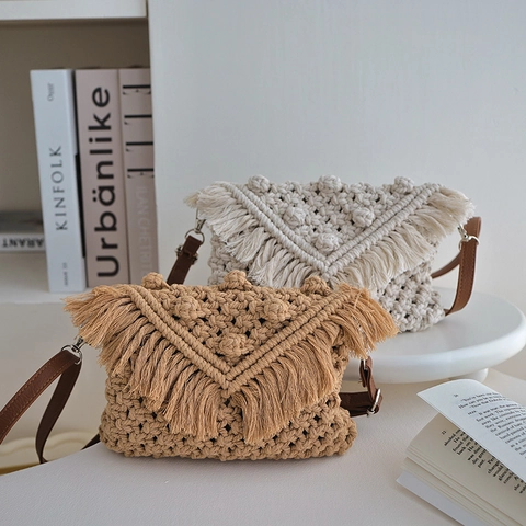 Damen Handgefertigte Baumwollkordel Umhängetasche Boho Fransen V Klappe Urlaub Strand Sommer Schultertasche