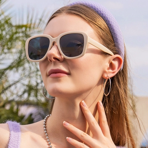 Women Vintage Square Oversized Sunglasses Resin Frame UV400 Protection PC Lens Retro Fashion Shades For Driving Party