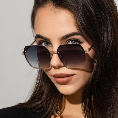 Oversized Geometric Square Sunglasses Metal Frame Gradient Lens UV Protection Rivet Decor Fashion Unisex Eyewear