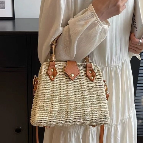 Sac Bandoulière Femme en Paille Tissée Avec Poignée en Bambou Rétro Trapèze Sac à Main de Plage Bordure en Cuir PU Vacances d'Été Sac à Épaule