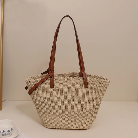 Women Straw Woven Tote Bag Large Capacity Beach Holiday Handbag With Leather Straps Simple Casual Summer Style