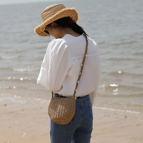 Straw Woven Shoulder Crossbody Bag Women Shell Shape Beach Vacation Seaside Summer Boho Woven Strap Zipper Closure