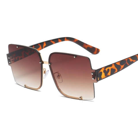 Oversized Square Sunglasses Fashion Gradient Lens UV400 Protection Rivet Decor Metal Hinge Eyewear For Men And Women