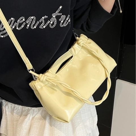 Glossy PU Leather Crossbody Bag Pleated Cloud Design Twisted Knot Strap Magnetic Closure Shoulder Handbag For Women