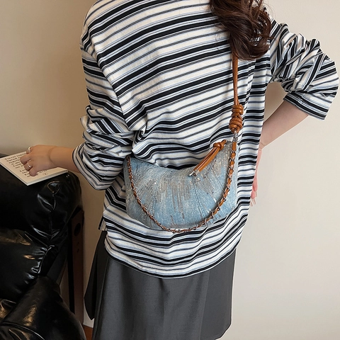 Denim Pailletten Crossbody Hobo Tas Voor Dames Met Geknoopte Riem Zilveren Ketting Halve Maan Vorm Schoudertas