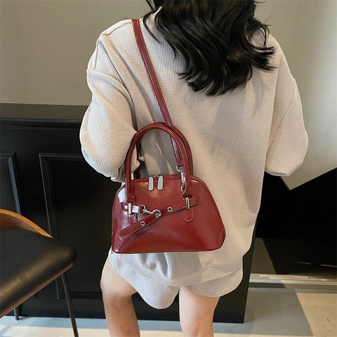 Dames Schelp Crossbody Tas Vintage PU Leren Handtas Met Verstelbare Riem Decoratieve Riem Oogjes Dubbele Rits Zilveren Hardware