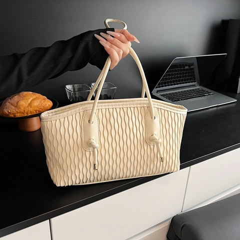 Pleated Shoulder Bag Women PU Leather Vertical Wavy Ruffled Tote Large Capacity Commuting Elegant Knot Decor