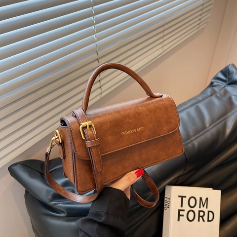 Women Retro PU Leather Crossbody Bag Small Square Shoulder Handbag Minimalist Urban Commuter Versatile Golden Hardware