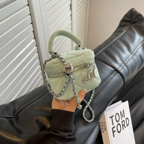Sac De Toilette Mini Matelassé À Losanges Pour Femmes En Cuir PU Bandoulière À Chaîne Avec Pendentif Fleur De Camélia