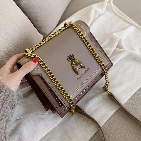 Borsa Tracolla Retro Donna Pelle PU Piccola Borsa Spalla Quadrata Decorazione Ape Metallo Rivetti Catena Patta Mano