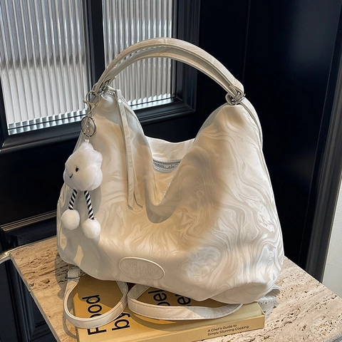 Fashionable Marble Pattern PU Leather Hobo Bag For Women Large Capacity Slouchy Tote With Cute Cloud Plush Pendant