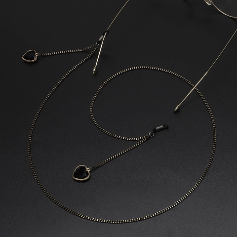 Fashionable Glasses Chain Metal Strap With Black Crystal Heart Pendants Anti-Slip Eyewear Holder Neck Lanyard
