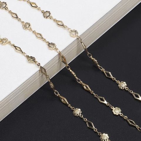 Cadena De Gafas De Aleación Bañada En Oro Flor Hueca Diamante Geométrico Cordón Para Gafas Antideslizante Soporte Decorativo