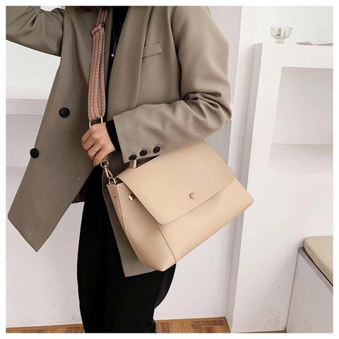 Women Large Shoulder Bag PU Leather Wide Geometric Strap Flap Handbag Crossbody Elegant Square Satchel