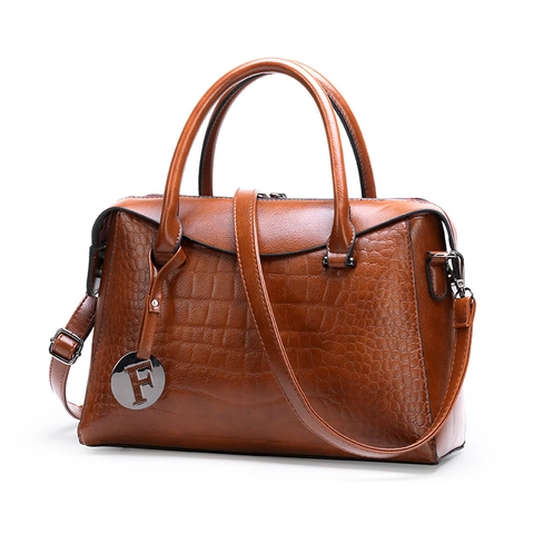 Women Crocodile Pattern Shoulder Bag PU Leather Large Capacity Top Handle Retro Crossbody Handbag With Metal Pendant