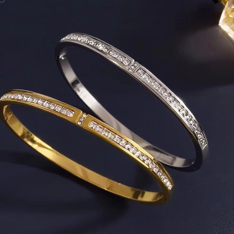 Luxus Zirkon Eingelegter Edelstahl Armreif Eleganter Klapparmband Für Damen Minimalistischer Modeschmuck