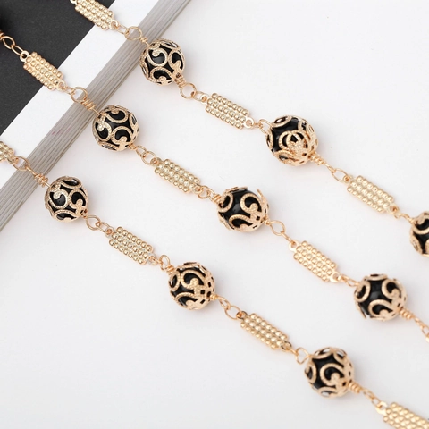 Vintage Metal Glasses Chain Gold Color Hollow Out Carved Beads Anti Slip Eyewear Strap Decorative Holder For Women