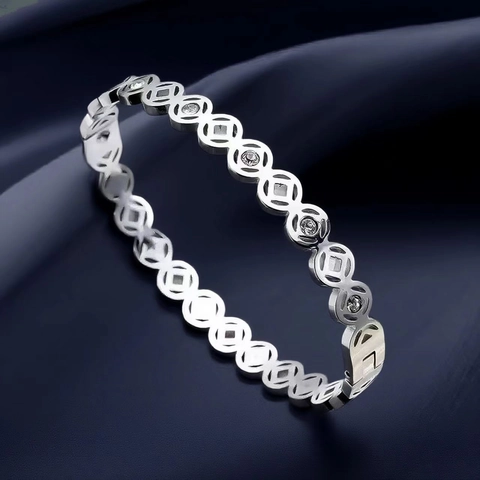 Brazalete De Acero Inoxidable Chapado En Oro 18K Números Romanos Moneda Hueca Circonio Joyería De Lujo Para Mujeres