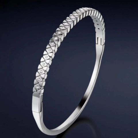 Bracciale Rigido A Stella In Acciaio Inossidabile Zirconia Placcato Oro 18K Fascia Stretta Chiusura Geometrica Per Donne Gioielli