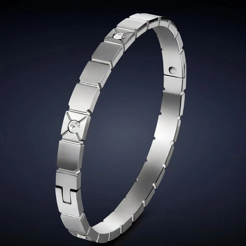 Bracciale Rigido Geometrico Quadrato Acciaio Inossidabile Placcato Oro 18K Con Zirconia Chiusura A Cerniera Donne