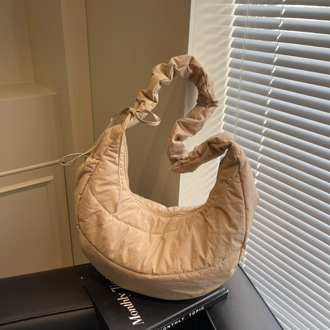 Gesteppte Puffer Dumpling Tasche Nylon Große Kapazität Gerüschter Scrunchie Gurt Halbmond Umhängetasche Für Damen Winter