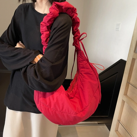 Gesteppte Puffer Dumpling Tasche Nylon Große Kapazität Gerüschter Scrunchie Gurt Halbmond Umhängetasche Für Damen Winter