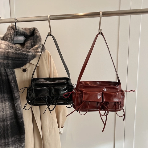 Bolso De Hombro De PU Brillante Para Mujer Con Bolsillos Frontales Dobles Y Detalles De Lazo Con Cordón Retro Y2K Diario