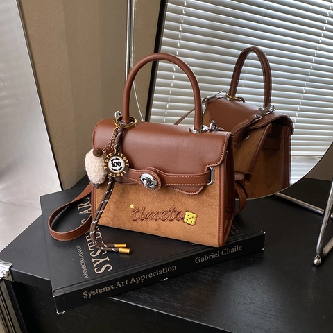 Borsa A Tracolla Da Donna Borsa A Mano Pelle PU Tela Patchwork Con Ciondolo Peluche Sciarpa Ricamo Retro Casual