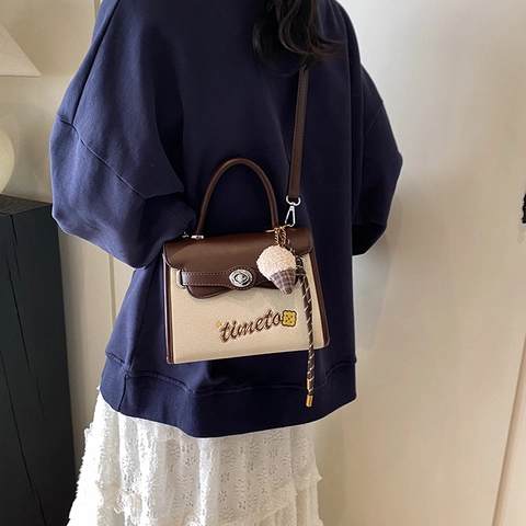 Borsa A Tracolla Da Donna Borsa A Mano Pelle PU Tela Patchwork Con Ciondolo Peluche Sciarpa Ricamo Retro Casual