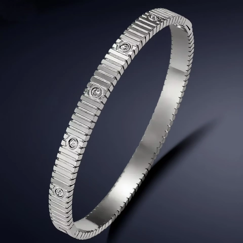 Bracciale Rigido In Acciaio Inossidabile Da Donna Texture A Righe Plicsettate Con Zirconi Cubici Incastonati Gioielli Di Lusso Minimalisti