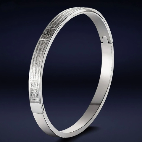 Stainless Steel Bangle Bracelet Titanium Steel Hinge Buckle Clover Heartbeat Pattern Frosted Geometric Elegant Jewelry