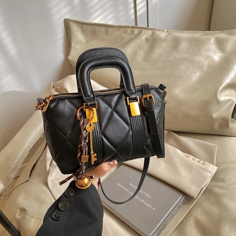 Women Quilted PU Leather Handbag Vintage Diamond Pattern Shoulder Crossbody Bag With Top Handles And Keychain Decor