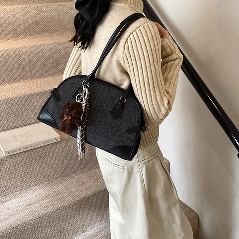 Bolso De Hombro Retro Color En Contraste Mujer Lona PU Cuero Patchwork Bolso Axilar Con Colgante De Oso Bolso De Mano Vintage