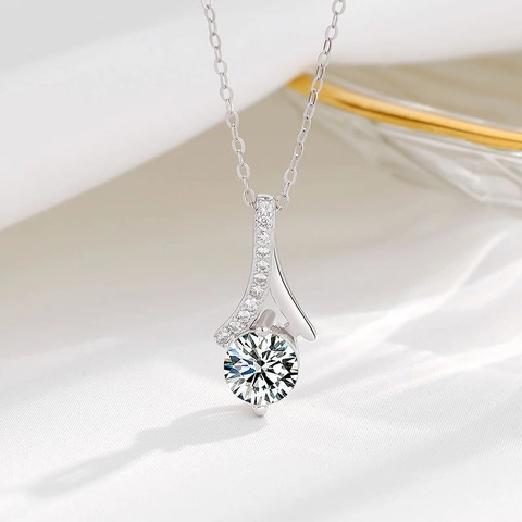 Elegant Copper Pendant Necklace With Round Zircon And Cross Ribbon Design Simple Fashion Clavicle Chain For Women