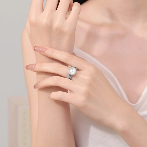 Anillo Con Perla Artificial Sintetica Traforato Per Donne Retro Elegante Lusso Leggero Geometrico Regolabile Gioielli