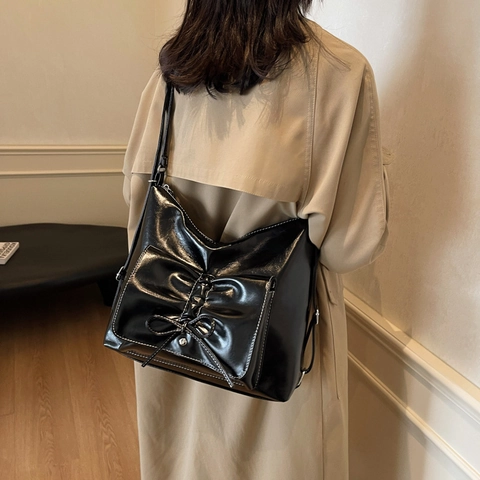 Damen Umhängetasche Große Kapazität Glänzendes PU Leder Schleife Plissee Mode Schultertasche Vielseitig
