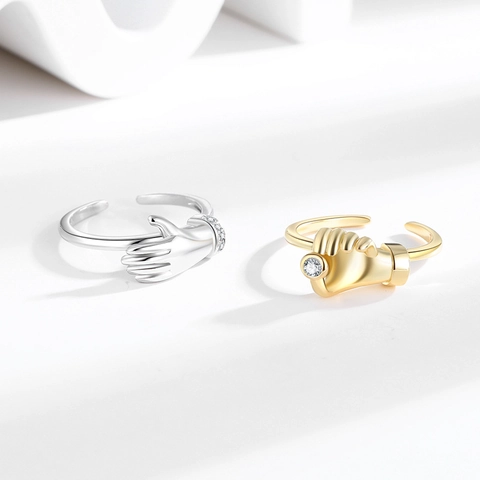 Anello Aperto Regolabile Mani Che Si Abbracciano Rame Zirconia Bicolore Oro Argento Gioielli Unici Per Donne Coppie