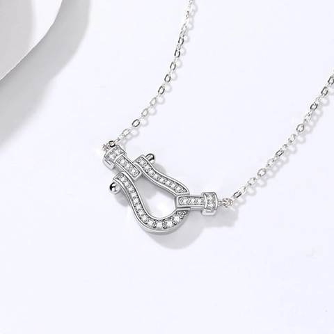 Hufeisenschnalle Anhänger Halskette Kupfer Mikropavé Zirkonia U-Förmig Elegant Schmuck Für Damen