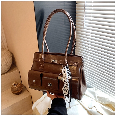 Sac À Épaule Vintage En Cuir PU Brillant Pour Femmes Grande Capacité Multi Poches Serrure À Tournant Métallique Sac À Main Rétro