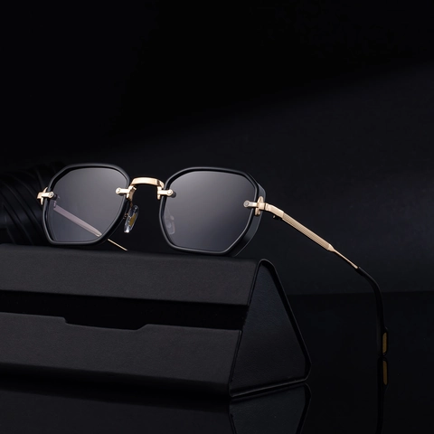 Geometrische Eckige Sonnenbrille Herren Retro Punk UV400 PC Rahmen Metallbügel Kleine Fassung Outdoor Brillen